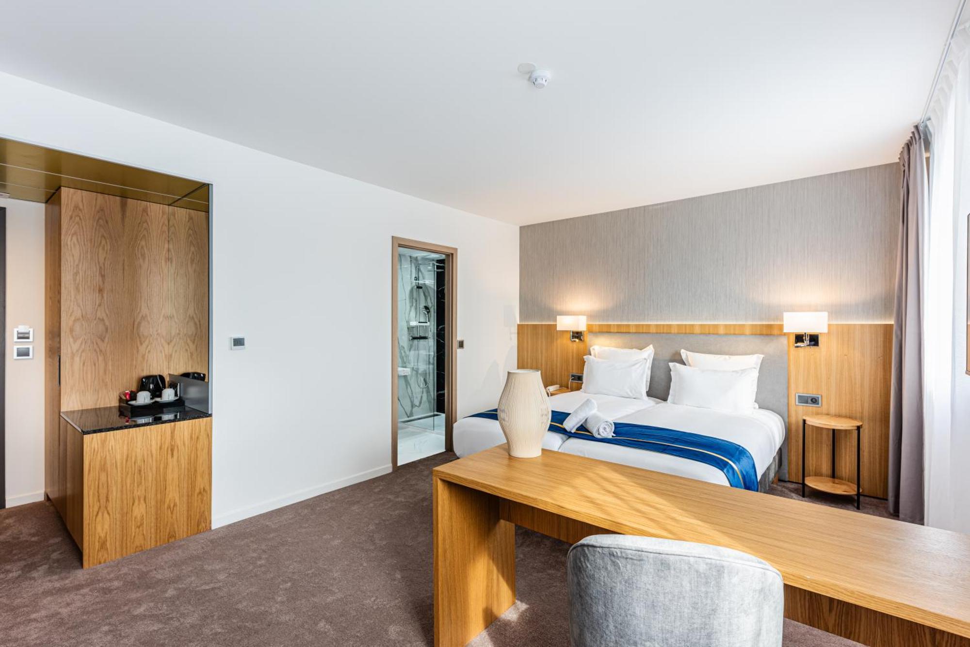 Brit Hotel Privilege Paris Rosny-Sous-Bois Εξωτερικό φωτογραφία