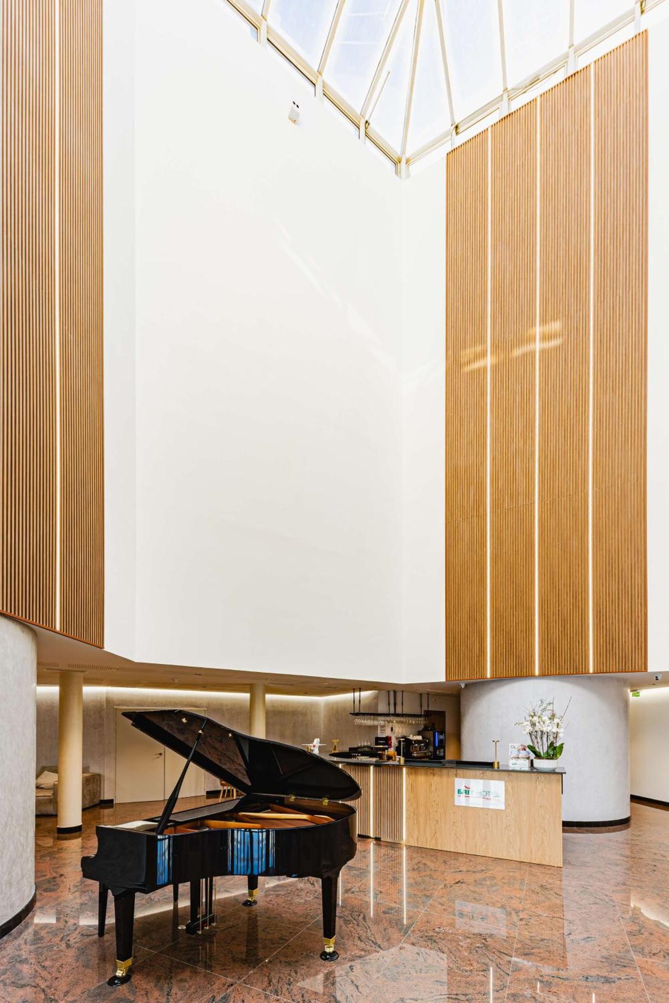 Brit Hotel Privilege Paris Rosny-Sous-Bois Εξωτερικό φωτογραφία