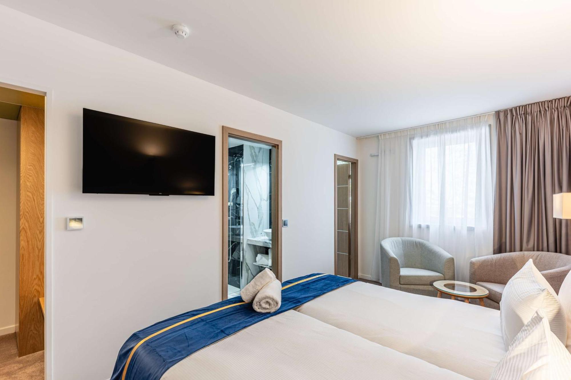Brit Hotel Privilege Paris Rosny-Sous-Bois Εξωτερικό φωτογραφία